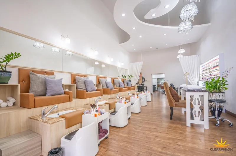 บรรยากาศภายในร้าน Fabulous Beauty Salon เชิงทะเล ภูเก็ต
